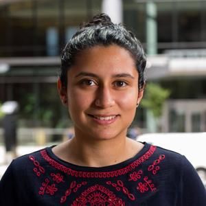 Meet your Posher, Amina